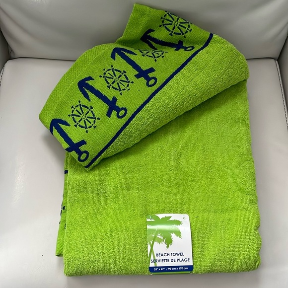 BNWT Green Anchor Beach Towel - Picture 1 of 2
